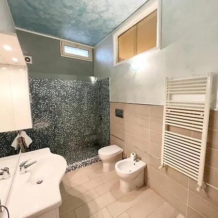 Apartment Center, Via Celestino Penna 6
